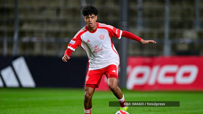 Adam Aznou FC Bayern