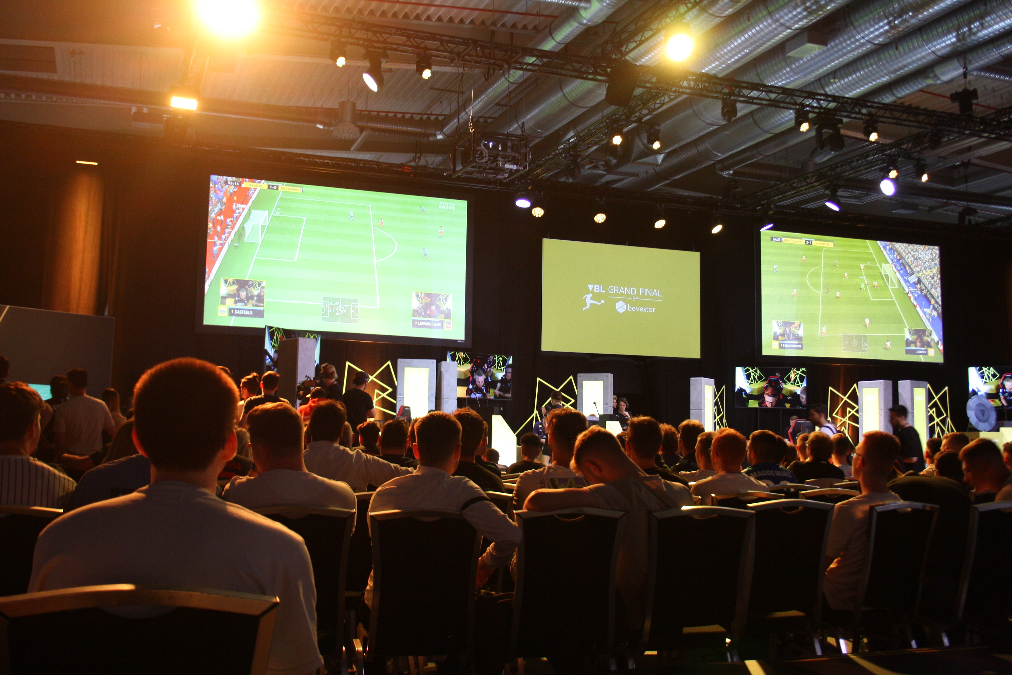 Finale der Virtuellen Bundesliga – "DullenMike" wird Deutscher Meister