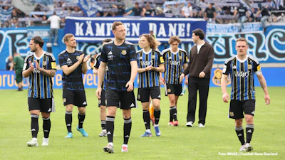 Das Team des 1 FC Saarbruecken im April 2026
