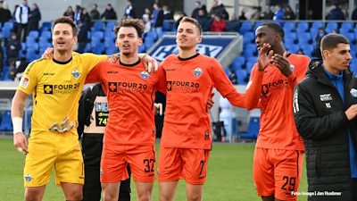Riemann Zehnter Biblija und Ansah vom SC Paderborn
