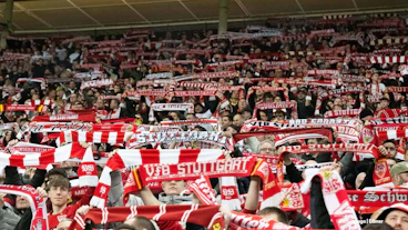 Fans von Vf B Stuttgart in der MHP Arena Stuttgart