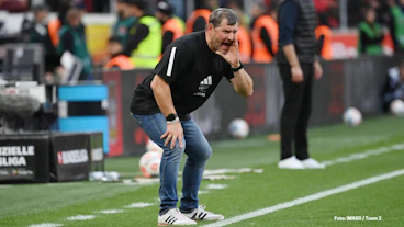 Steffen Baumgart an der Seitenlinie von Union Berlin im Oktober 2025
