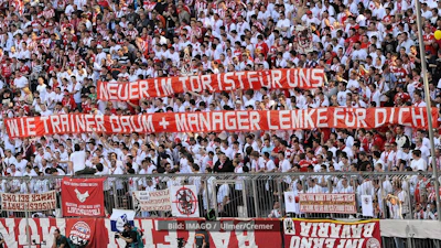 Willi Lemke Uli Hoeness Banner