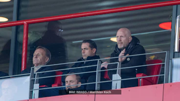 Hans Joachim Watzke und Matthias Sammer auf der Tribuene