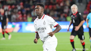 Clarence Seedorf im Trikot des AC Milan im September 2024