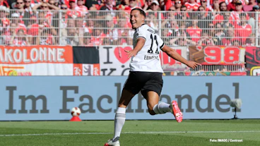 Younes Ebnoutalib von Eintracht Frankfurt im August 2026