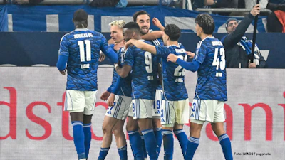 Das Team vom FC Schalke 04 im September 2025