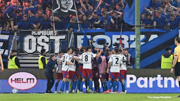 Das Team vom Hamburger SV beim Torjubel